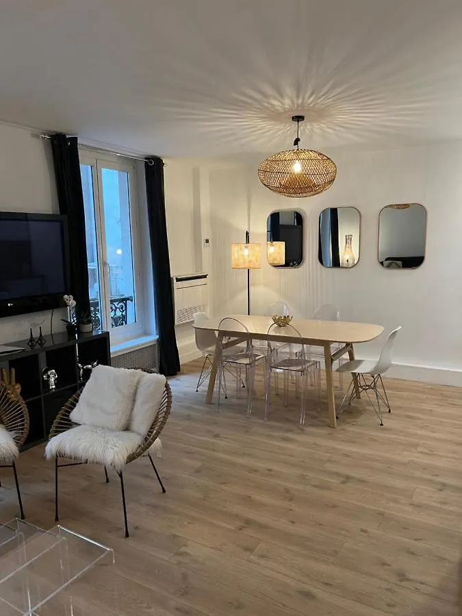 Hotel apartamentowy Notre Dame - Stylish *