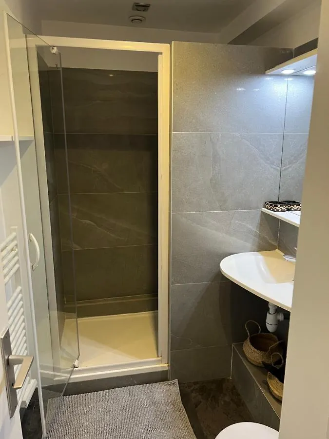 Hotel apartamentowy Notre Dame - Stylish *